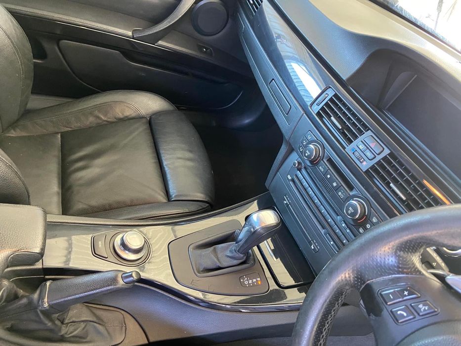 Dezmembrez BMW 335d E92 Biturbo 286cp,M Pack,NAVI,Hi-Fi,volan M padele