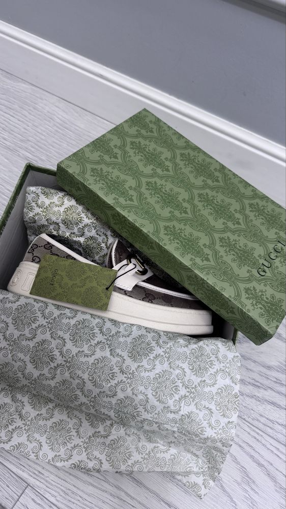 Gucci  женские лоферы 37 размера