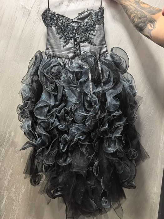 Абитуриентска рокля