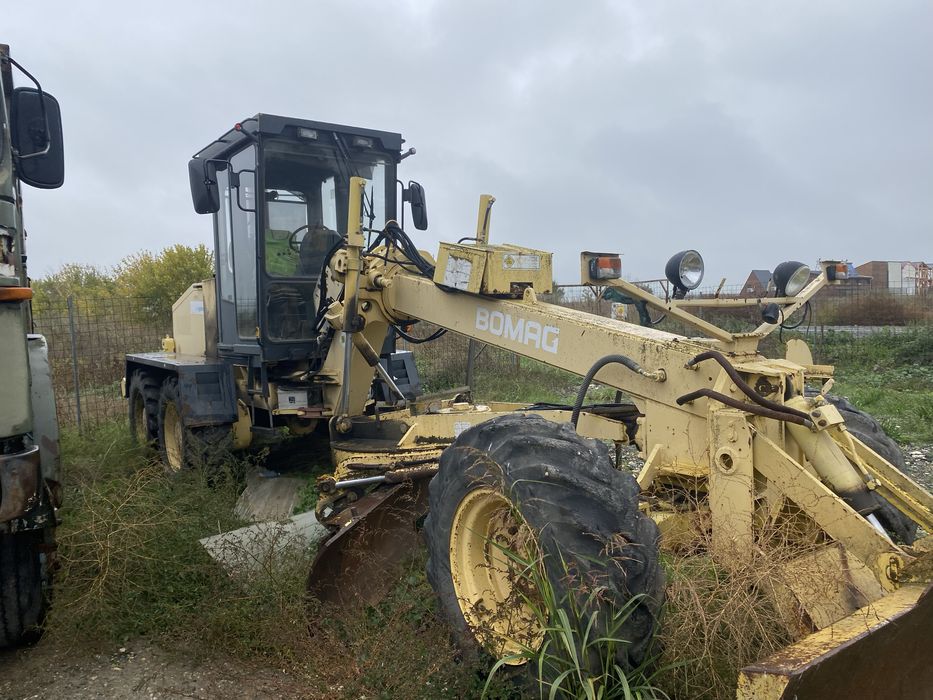 Autogreder BOMAG BG 160 TA 6×6 – an 1999 – Funcțional complet 38000€