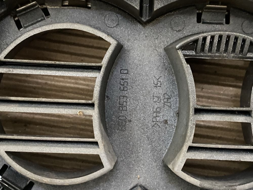 Решетка за преден капак от AUDI S4 B6