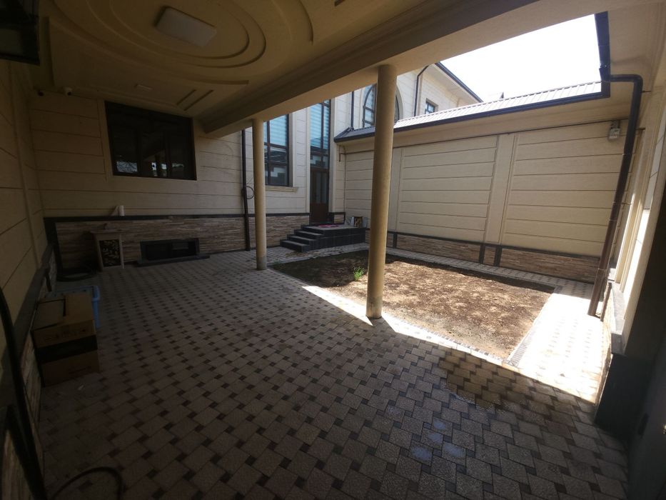 Uchtepa tumani izza mahallasida uyimiz sotuvda