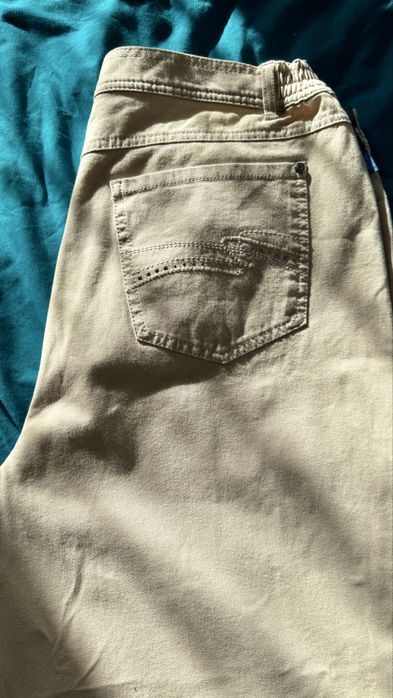 Pantaloni BONITA – bej deschis, mărime 48 – comozi și eleganți