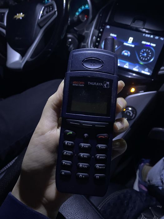 Thuraya SG-2520 спутниковый телефон