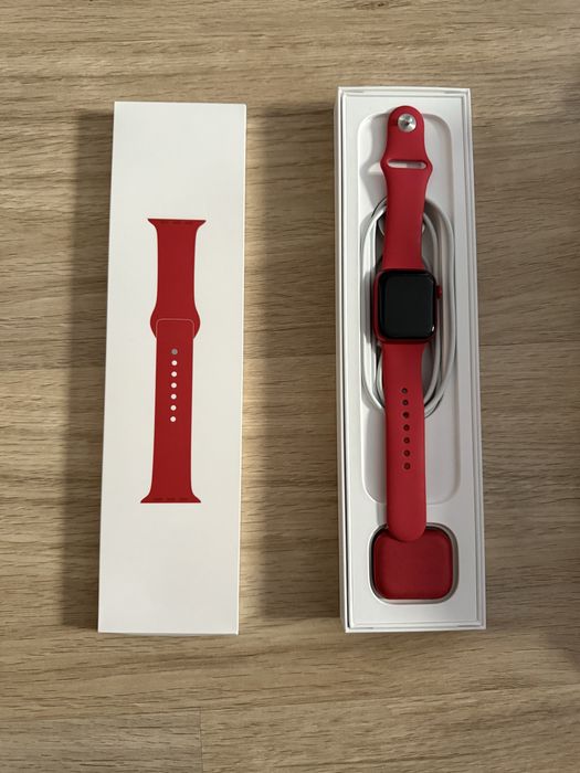 Ceas nou Apple Red Aluminium seria 7