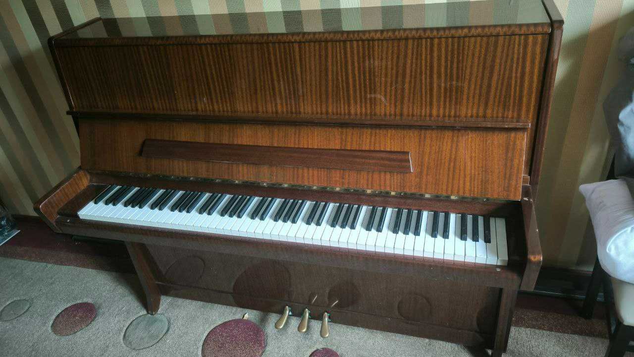 Пианино Petrof трёхпедальное производство Чехия  фортепьяно