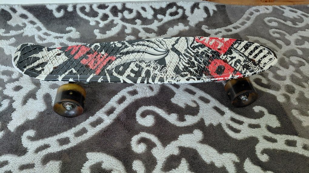 Skateboard yaxshi holatda