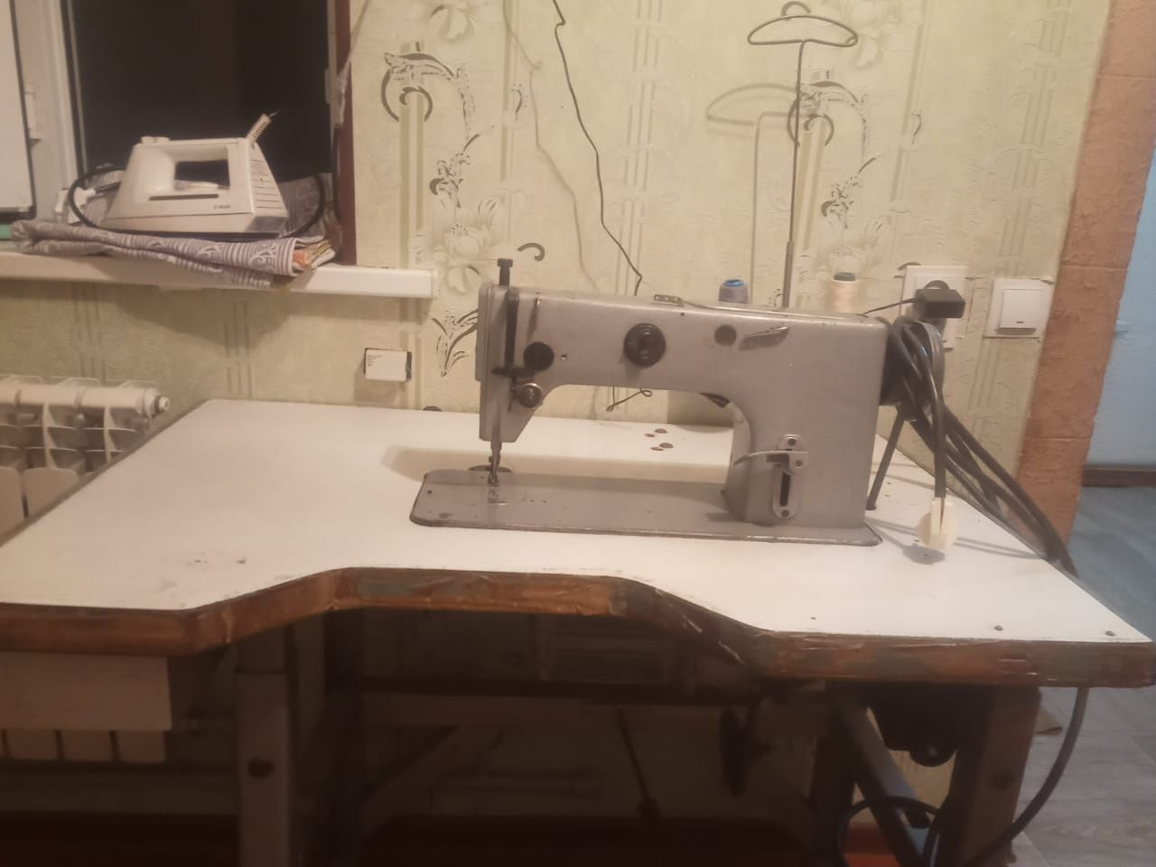 Швейная машинка электрическая