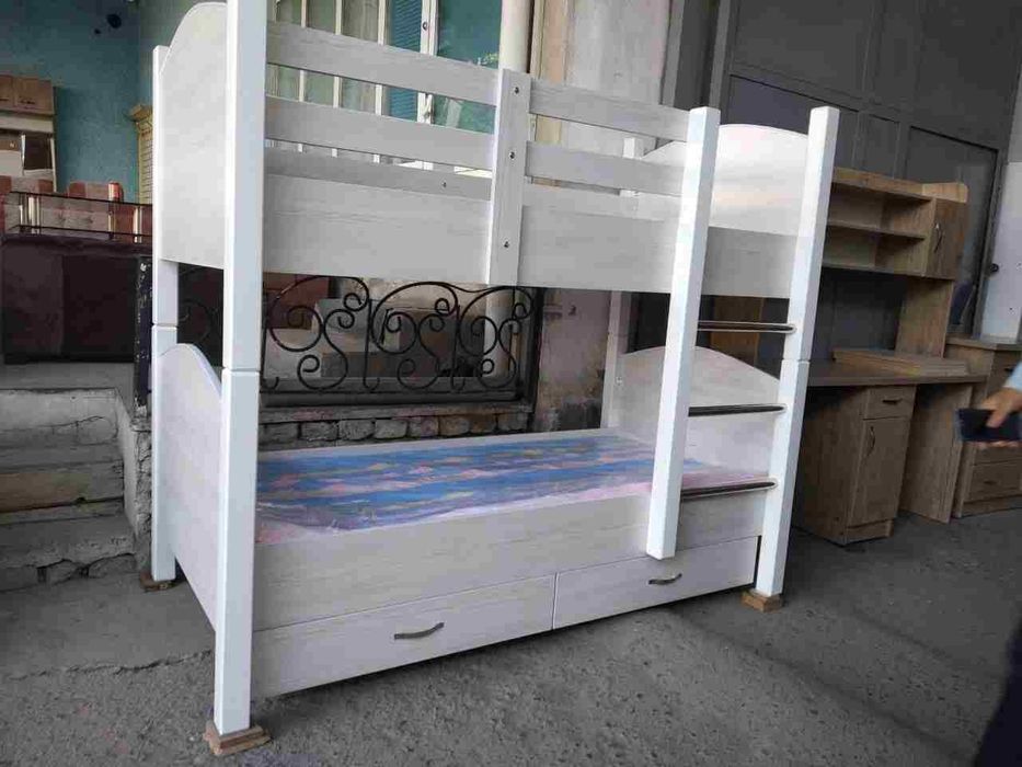 Двухъярусный кровать