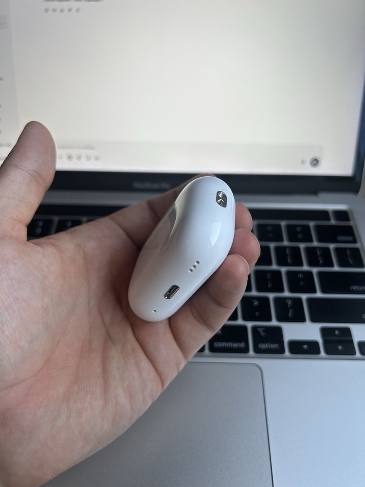 Продам Зарядный кейс от AirPods Pro 2 Оригинал