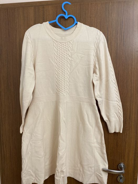 Екрю зимна рокля с дълъг ръкав размер L/XL