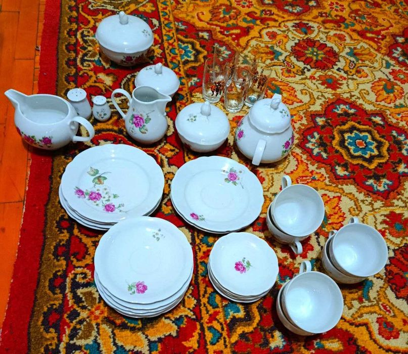 Скидка!Столовый и чайный сервиз Английская Роза Kahla Германия, СССР
