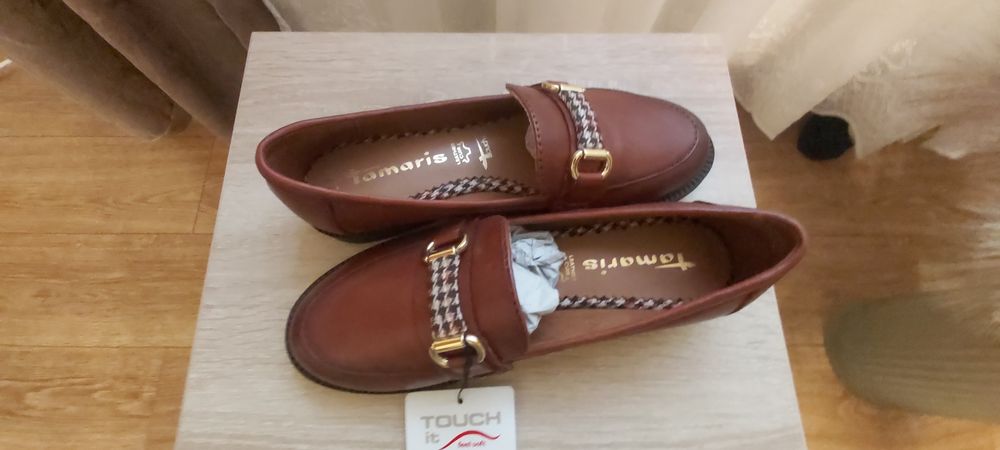 Vând pantofi Tamaris dama de piele maro, marimea 37