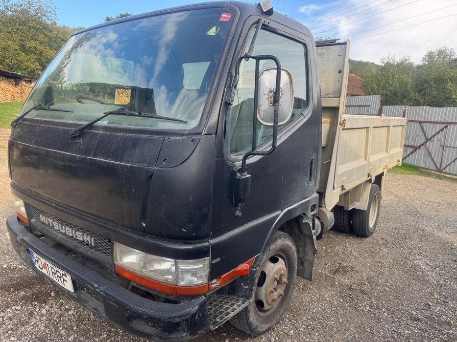Vând autoutilitara Mitsubishi Canter