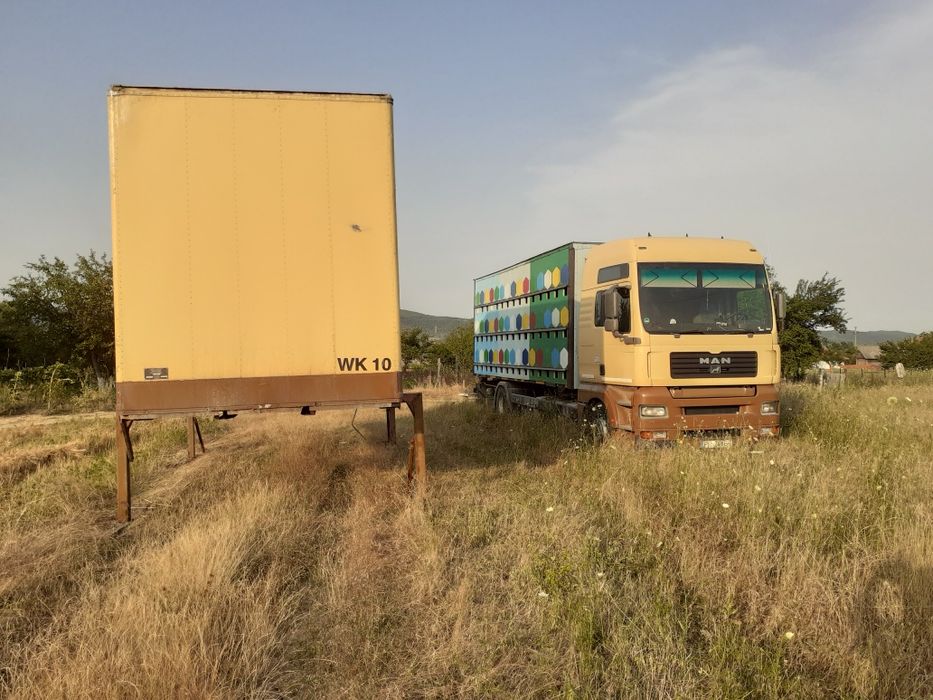 Vând 2 containere BDF