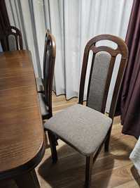 Masa extensibila cu 8 scaune din lemn