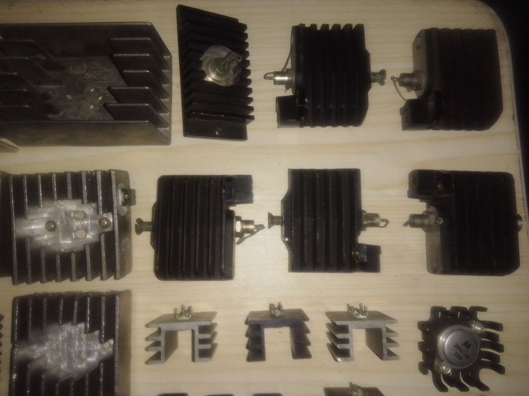 Алуминиеви радиатори от стари радио устройства