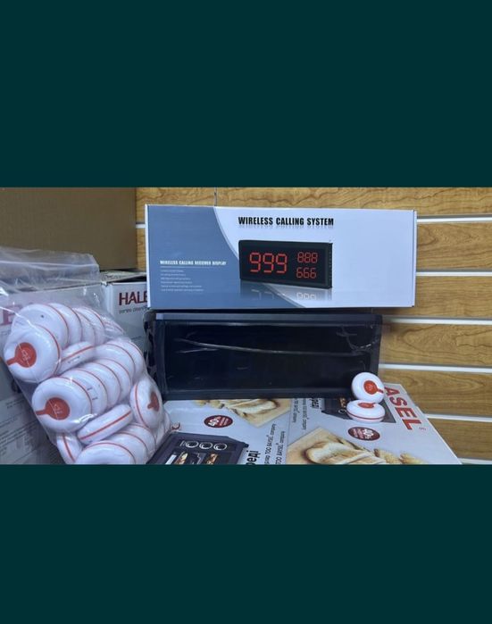 Кнопка вызова и панель табло для официантов