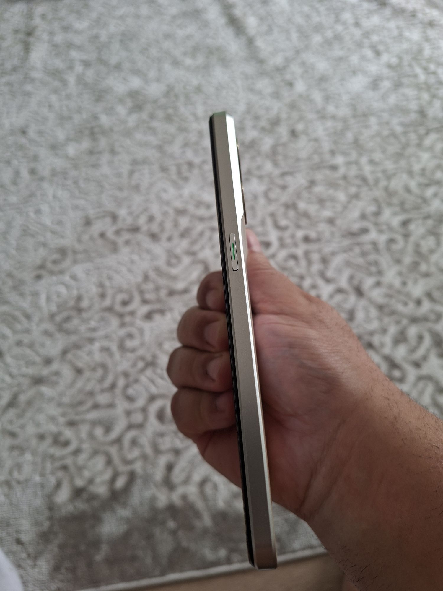 Vând OPPO Reno 8.   5g