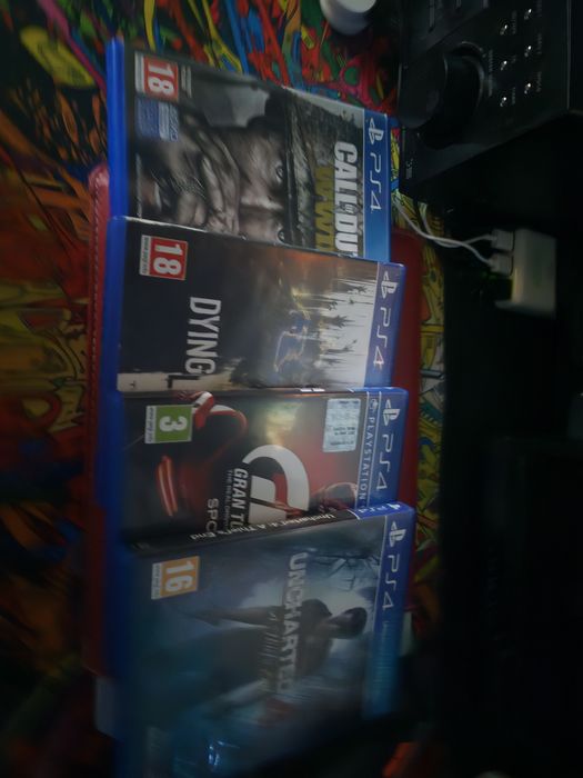 Vand jocuri de ps4 4 jocuri