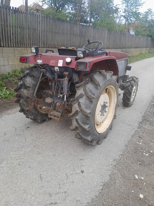 Vând tractor japonez 4x4
