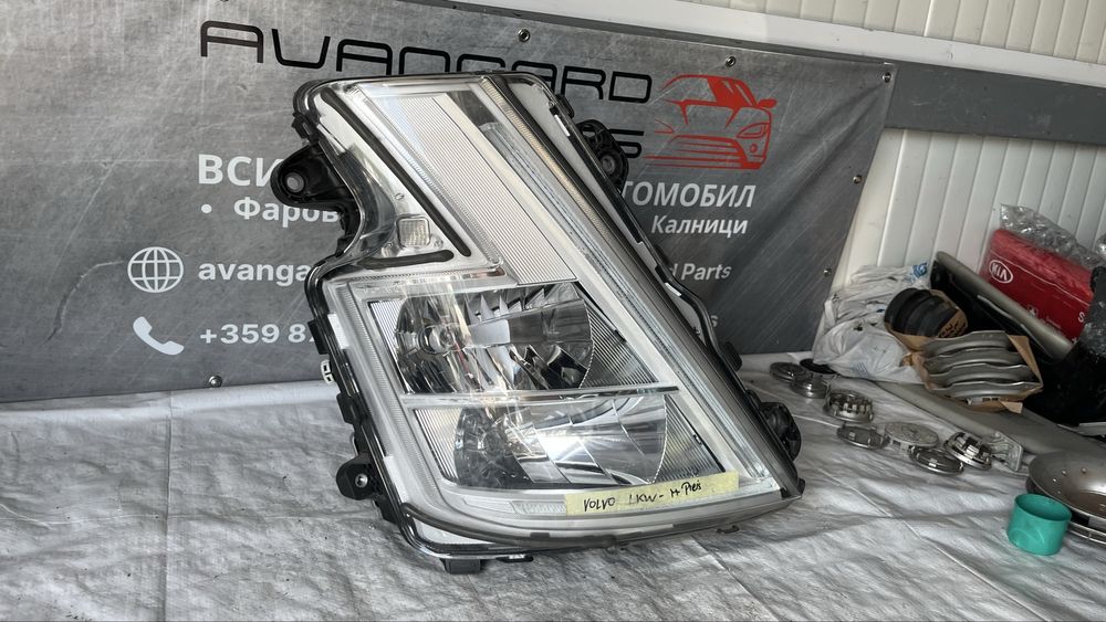 3 броя Фар Volvo FH 2020
