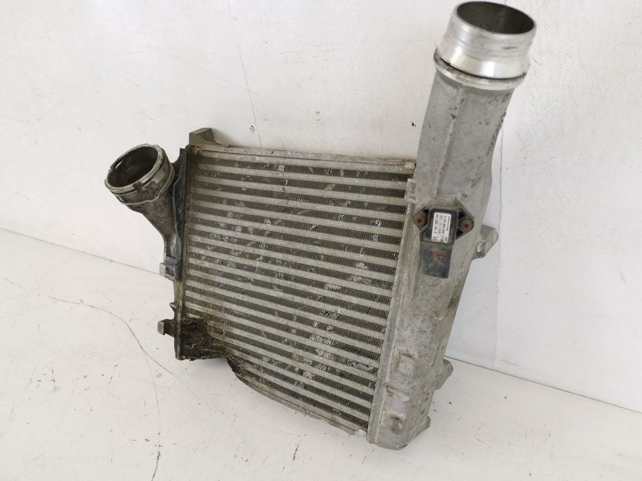 Интеркулер Радиатор Порше Кайен / Porsche Cayenne Оригинален