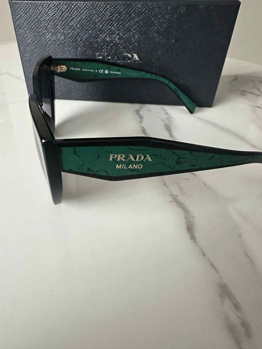 Слънчеви очила Prada