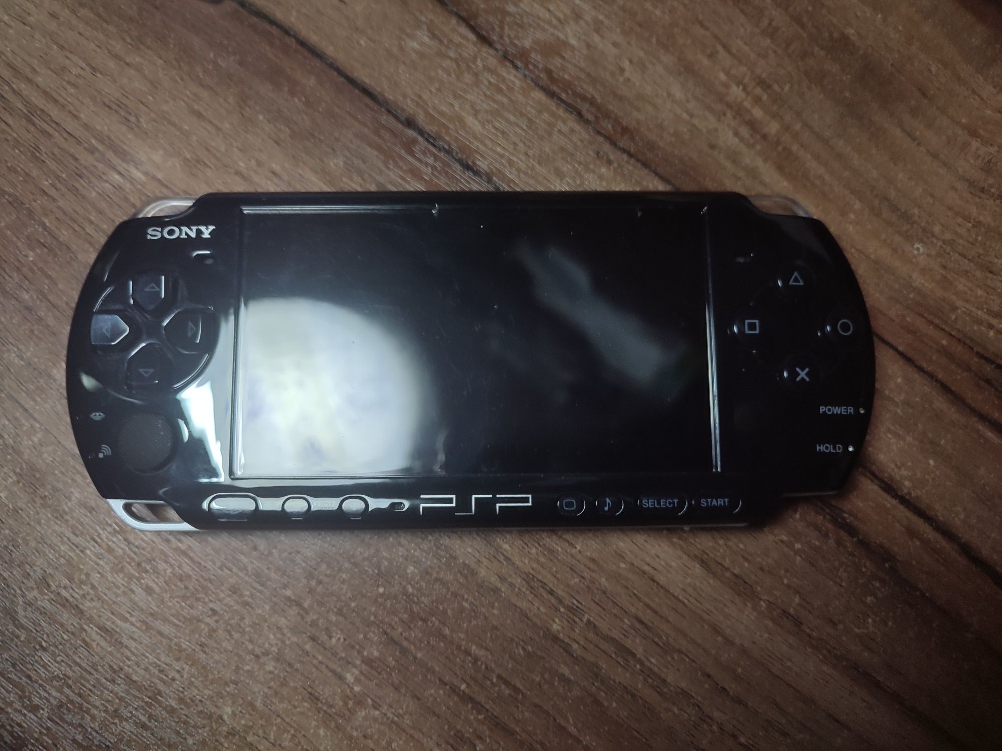 Продам прошитую Psp 3008, возможен торг