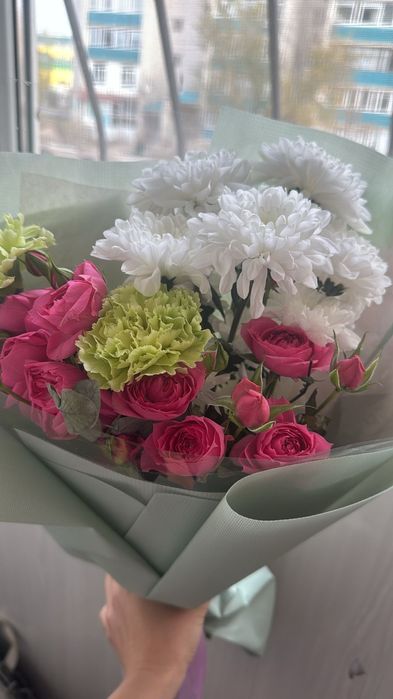 Цветы свежие продаются