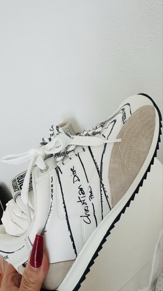 Adidasi Cristian Dior! Detin card !