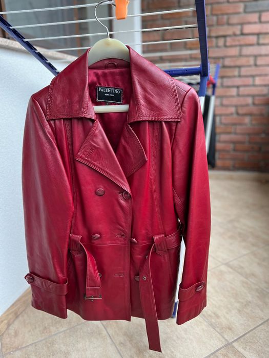 Кожено яке червено