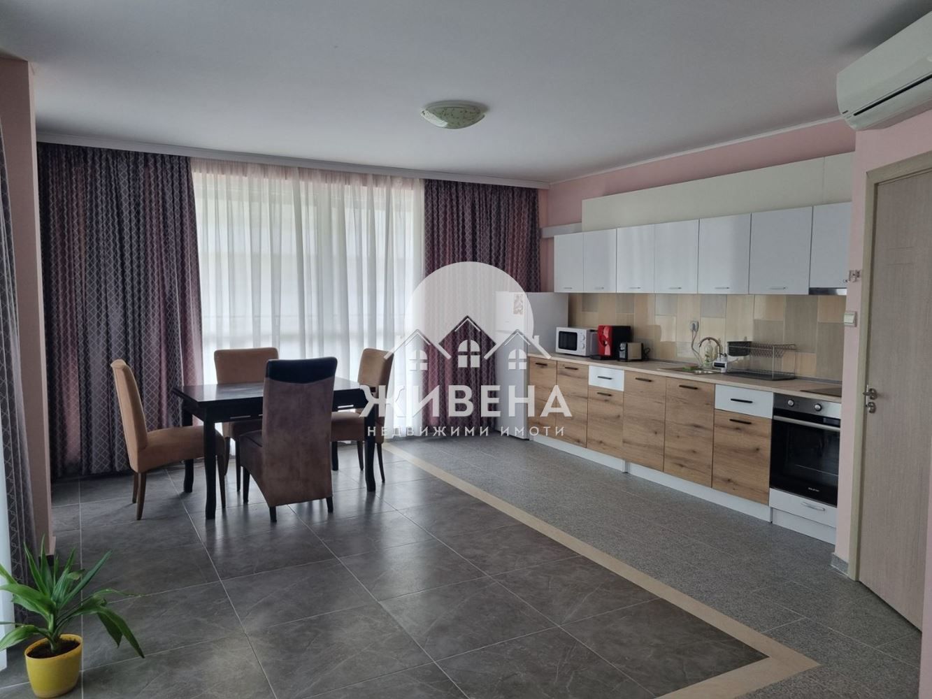 Продавам 3-стаен апартамент, с.Кранево, площ 139 кв.м