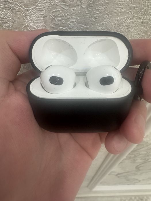 Apple AirPods 3 поколения