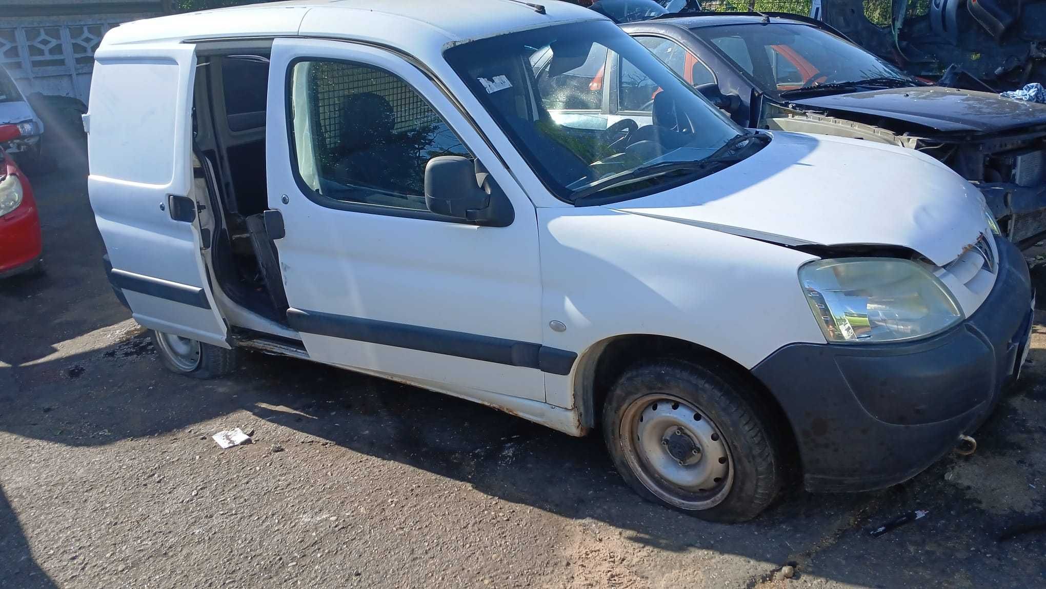Dezmembrez Peugeot Partner 1.9 Diesel Din 2003 - WJY