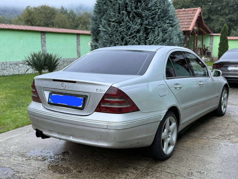Vând mercedes c class