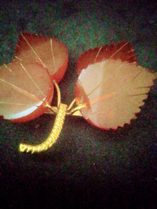 Винтажная янтарная брошь Веточка