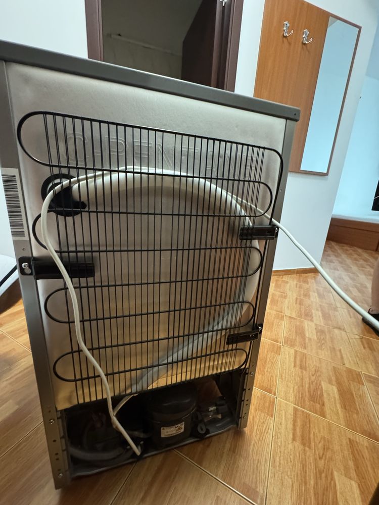 Frigider cu 1 usa SHARP 82 cm 77 L 12 L
