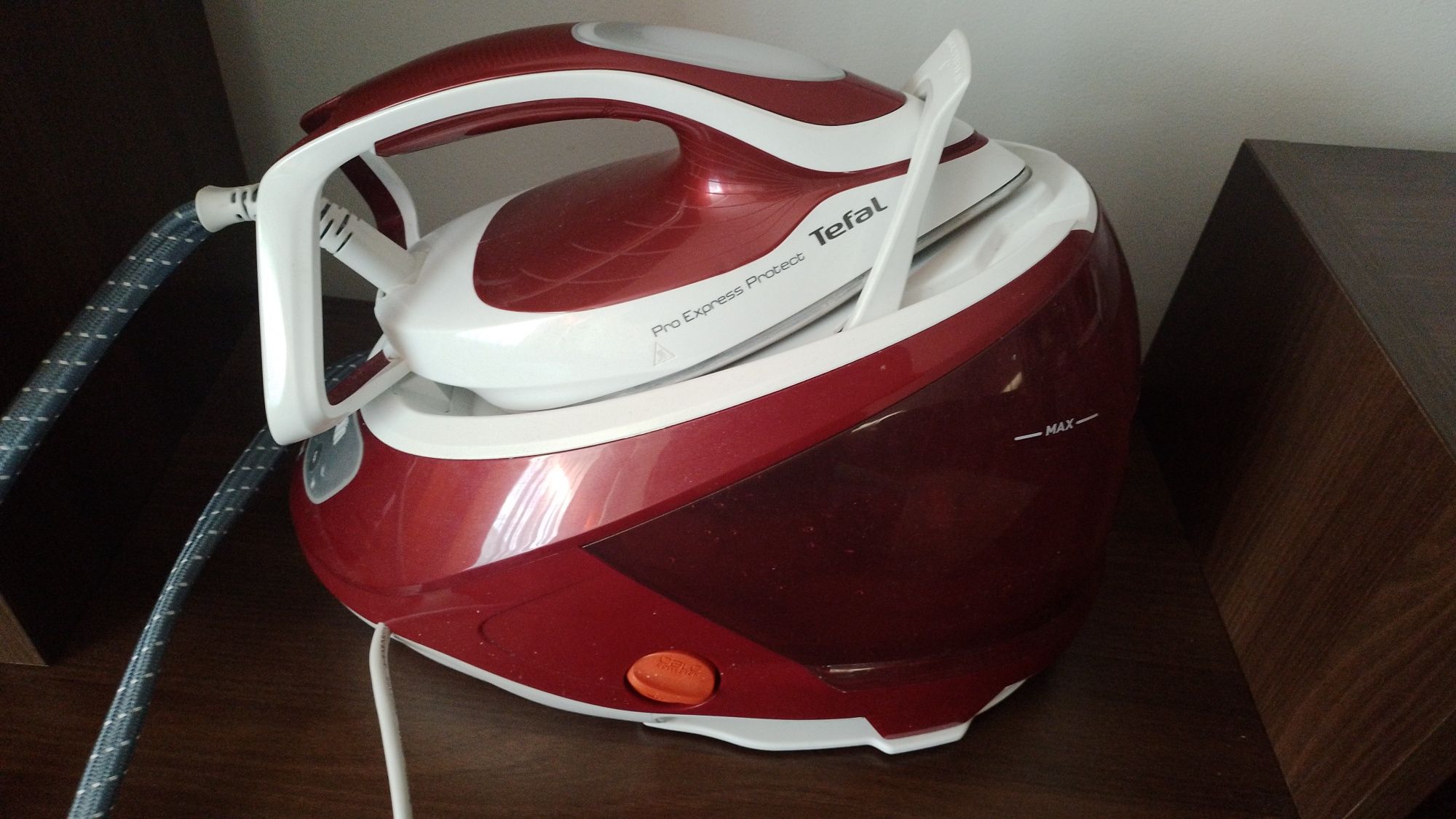 Vand Statie de calcat Tefal