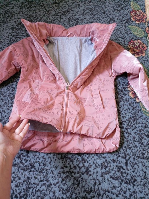 Куртка для девочки. НОВАЯ.