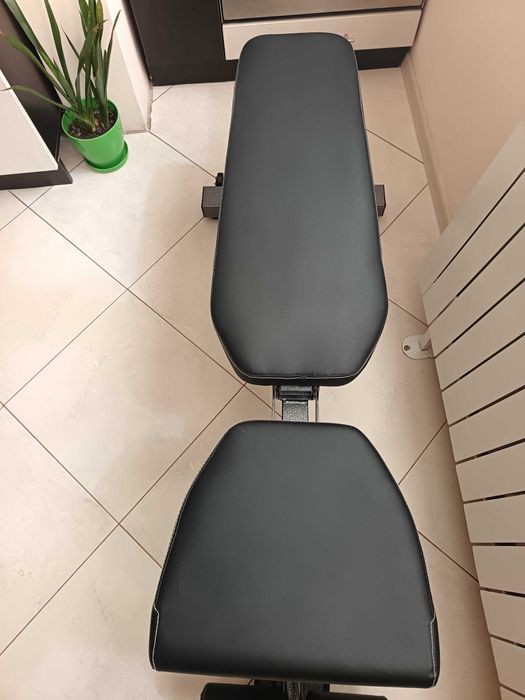 Продавам професионална лежанка