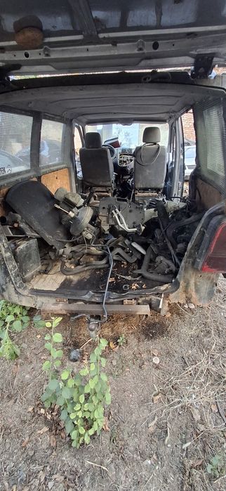 Dezmembrez Mercedes vito 110D 2,3 dizel 1996 motor funcțional.