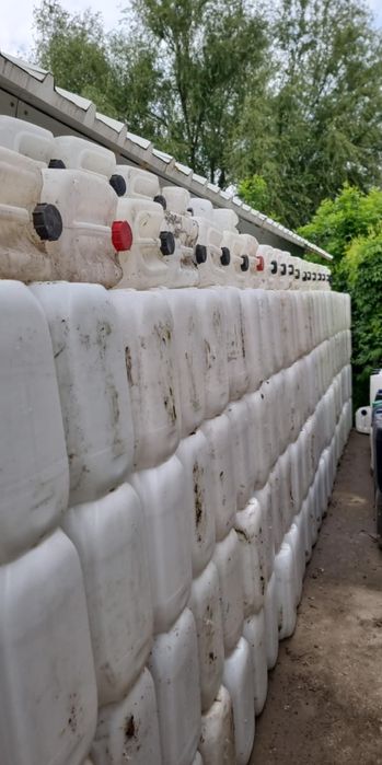 Bidoane 20 litri lichide de stoc 600 bucăți