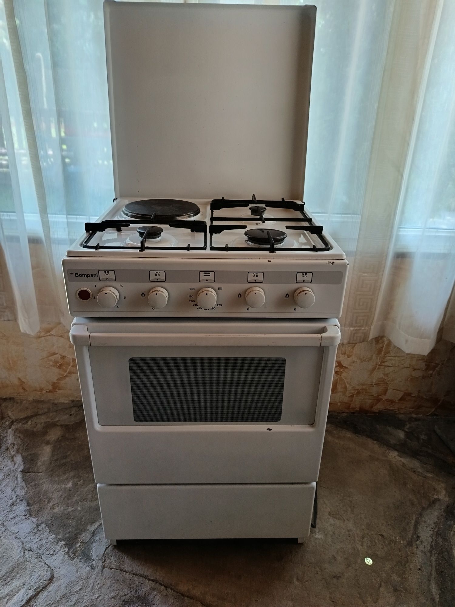 Продавам готварска печка