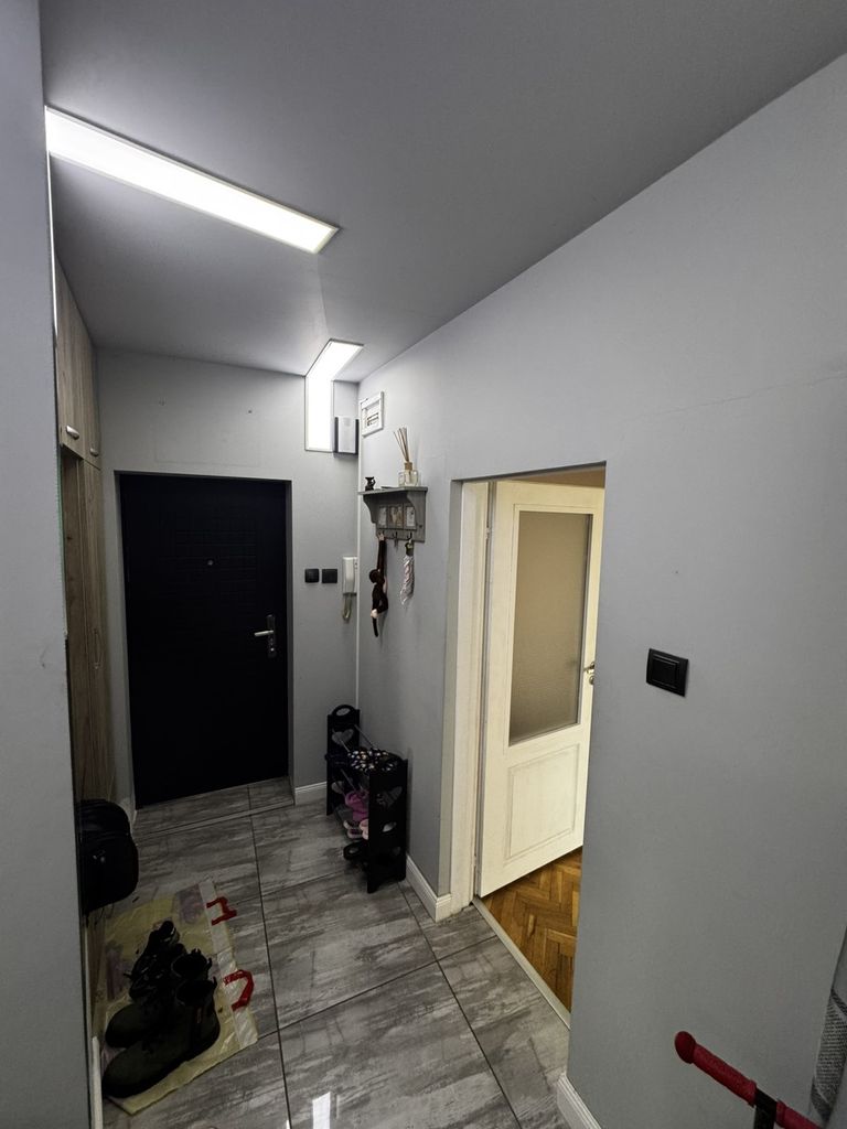 Продава се Четиристаен апартамент в Плевен, Сторгозия - 100 кв.м за 1550 €/кв.м - Снимка #3