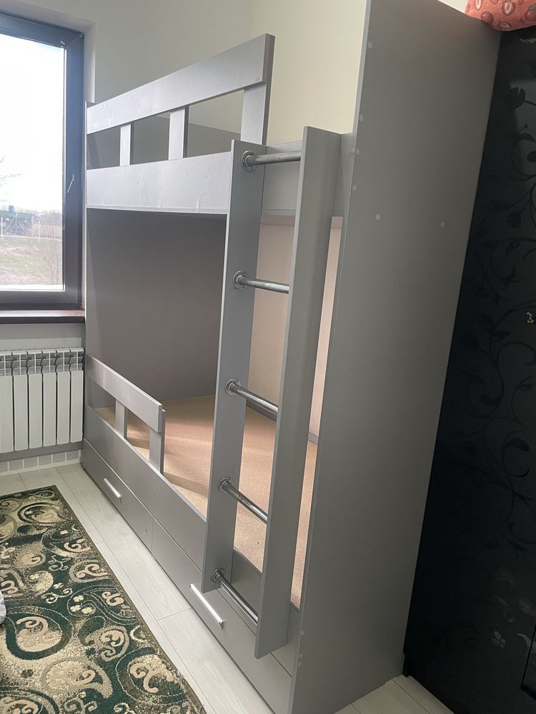 Продам 2х ярусную кровать