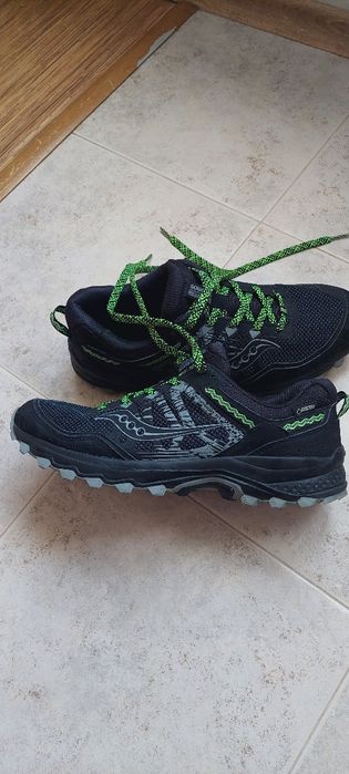 Маратонки Saucony непромокаеми