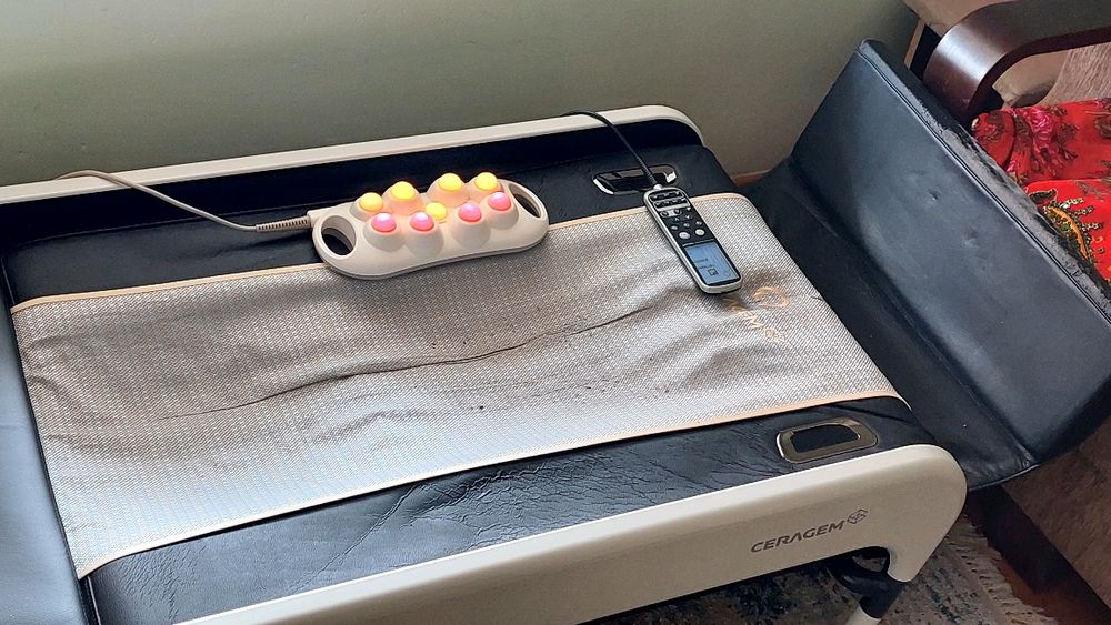 Массажный кровать серагем