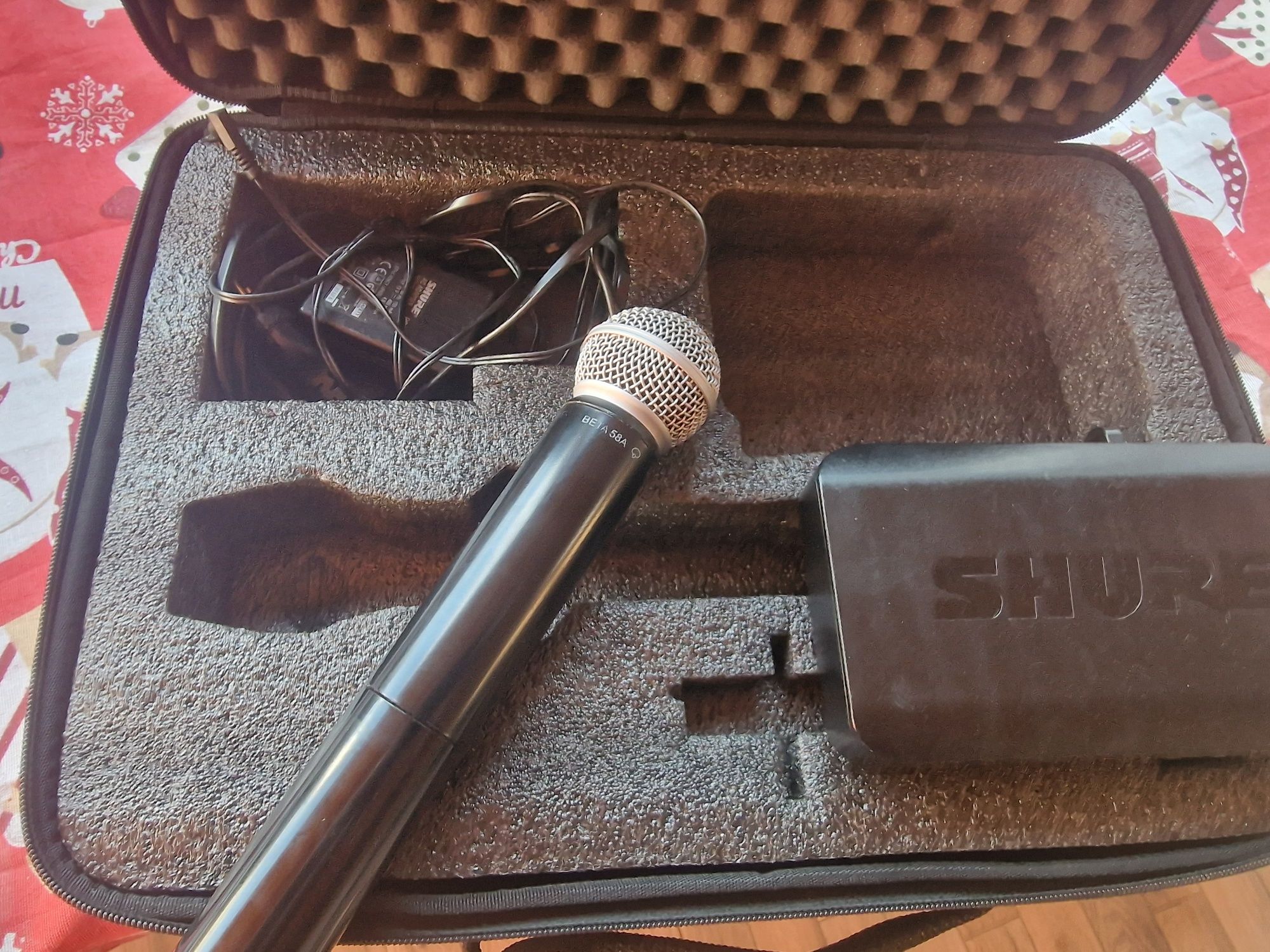 Microfon Wireless Shure Beta 58 cu receiver BLX 24