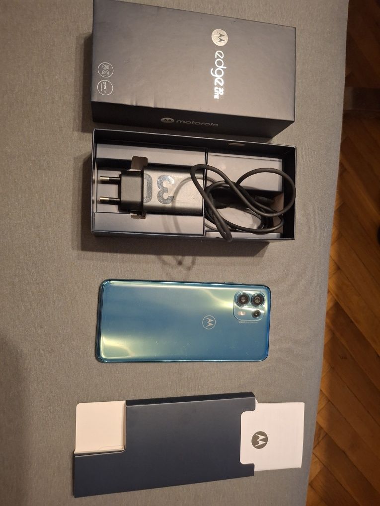Motorola edge 20 lite.